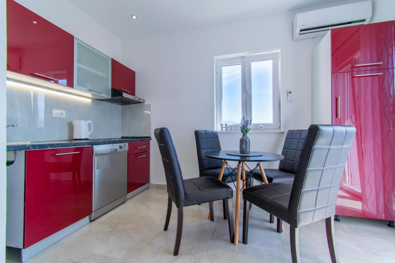 Apartmani Lavanda Centar Макарска Екстериор снимка