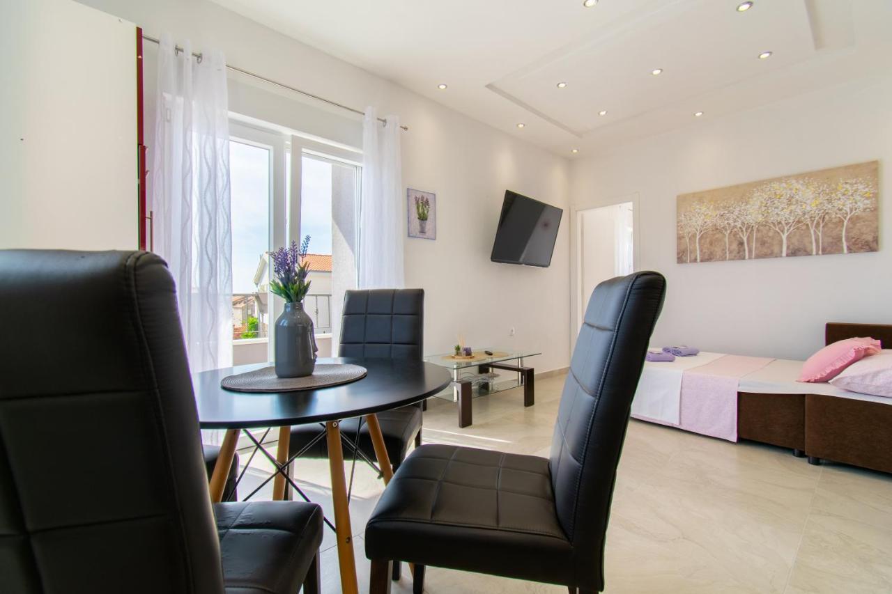Apartmani Lavanda Centar Макарска Екстериор снимка