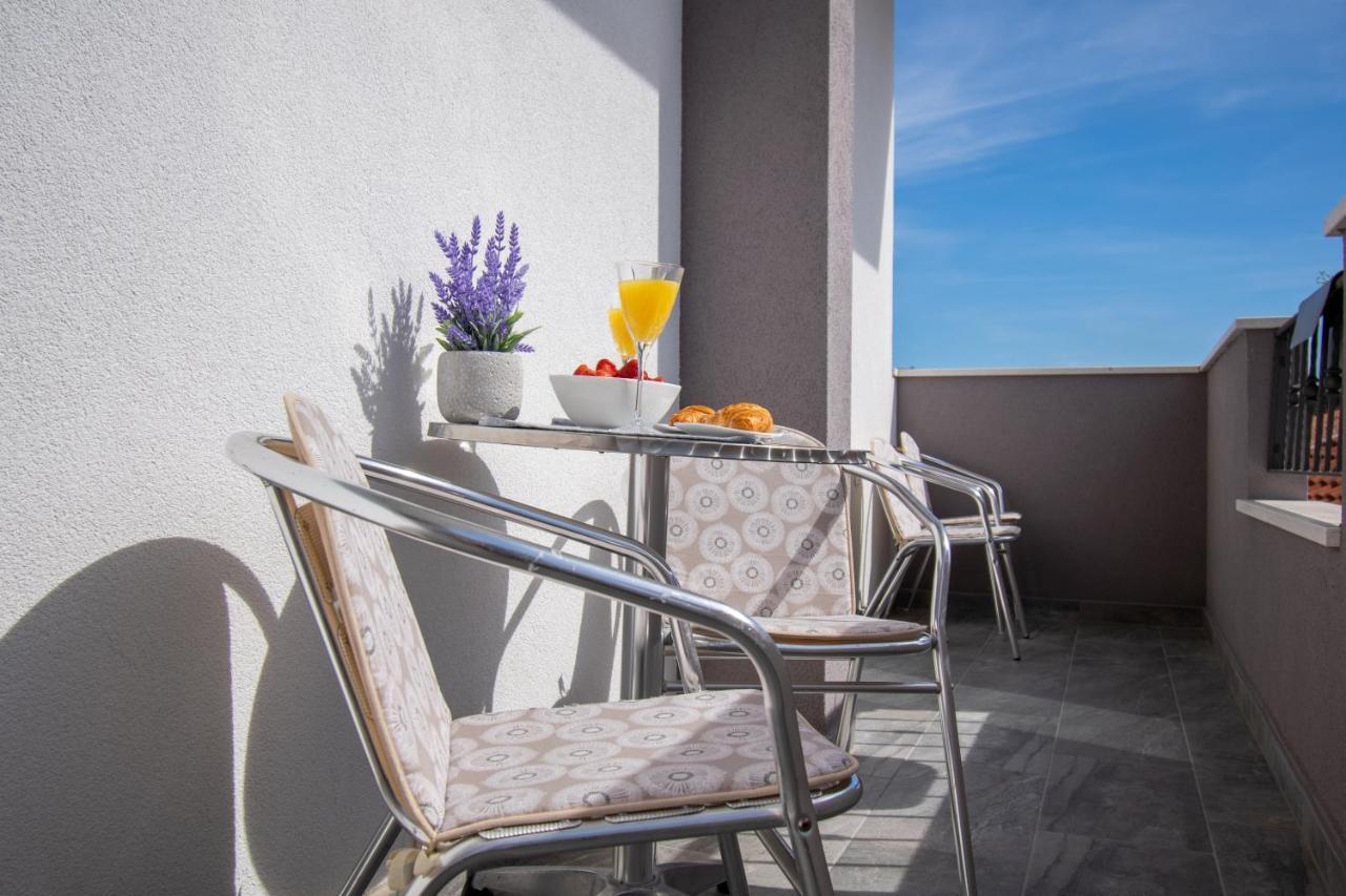 Apartmani Lavanda Centar Макарска Екстериор снимка