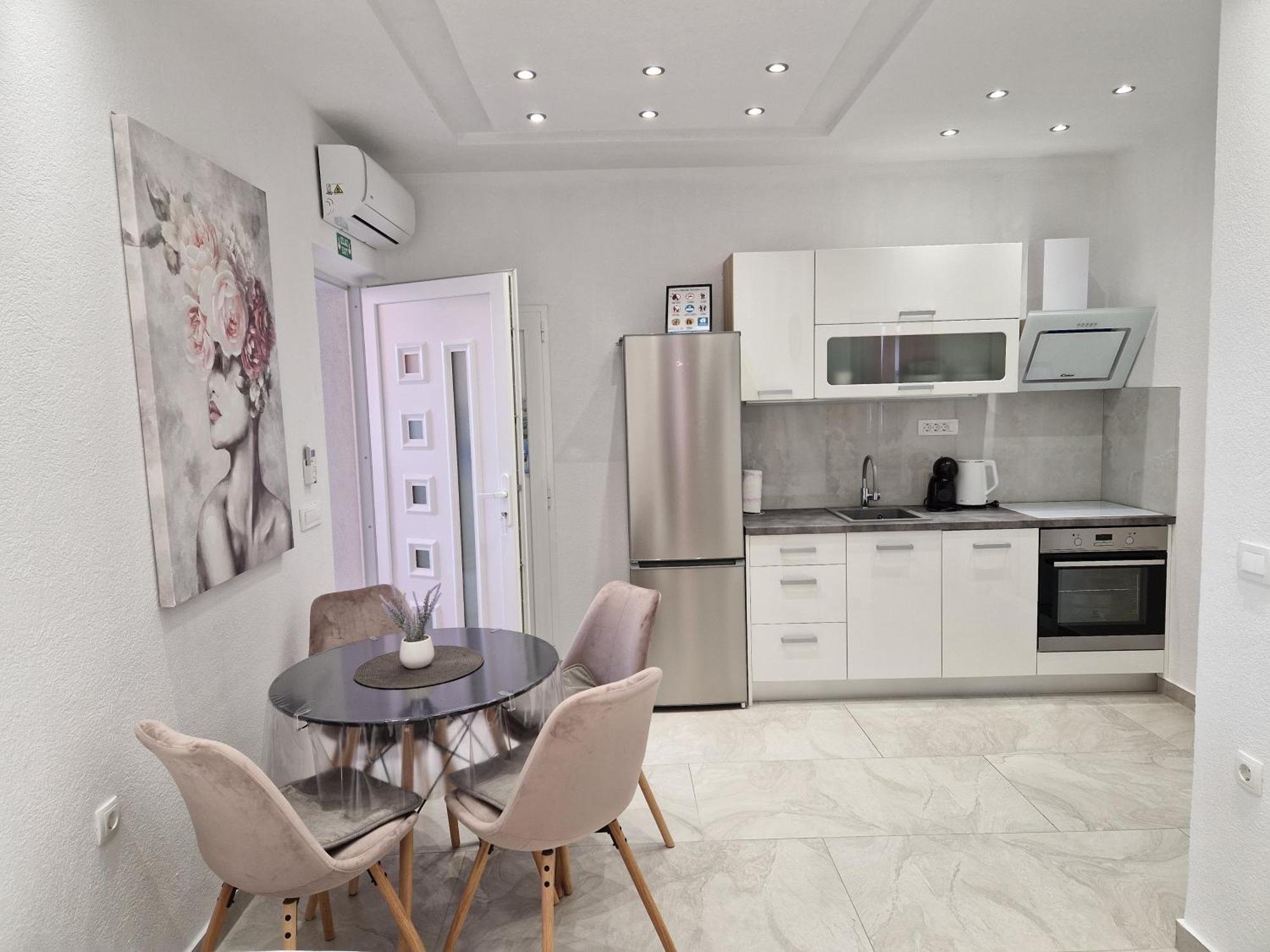Apartmani Lavanda Centar Макарска Екстериор снимка