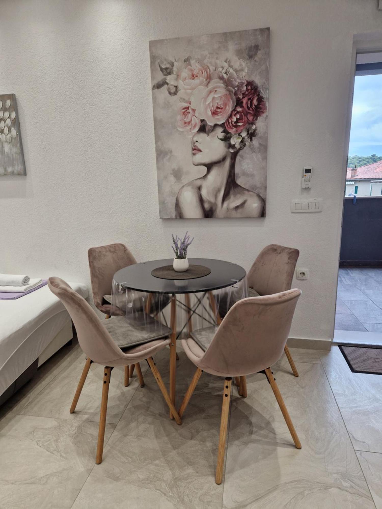Apartmani Lavanda Centar Макарска Екстериор снимка